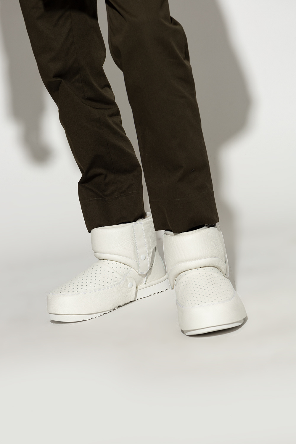 Ugg x off on sale white